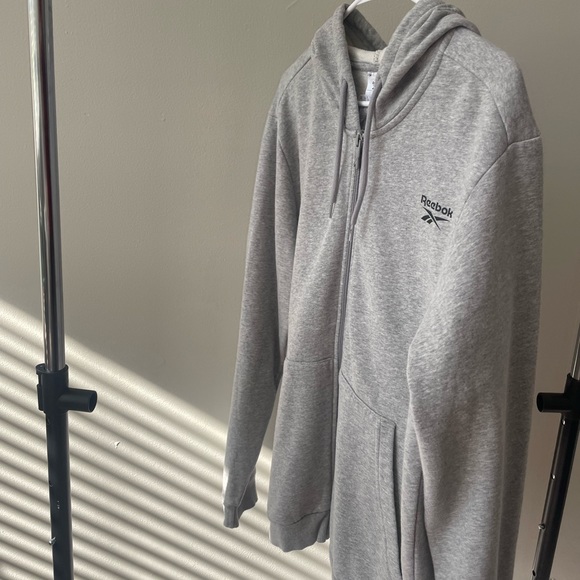 Few Reebok Jacket - Picture 3 of 4